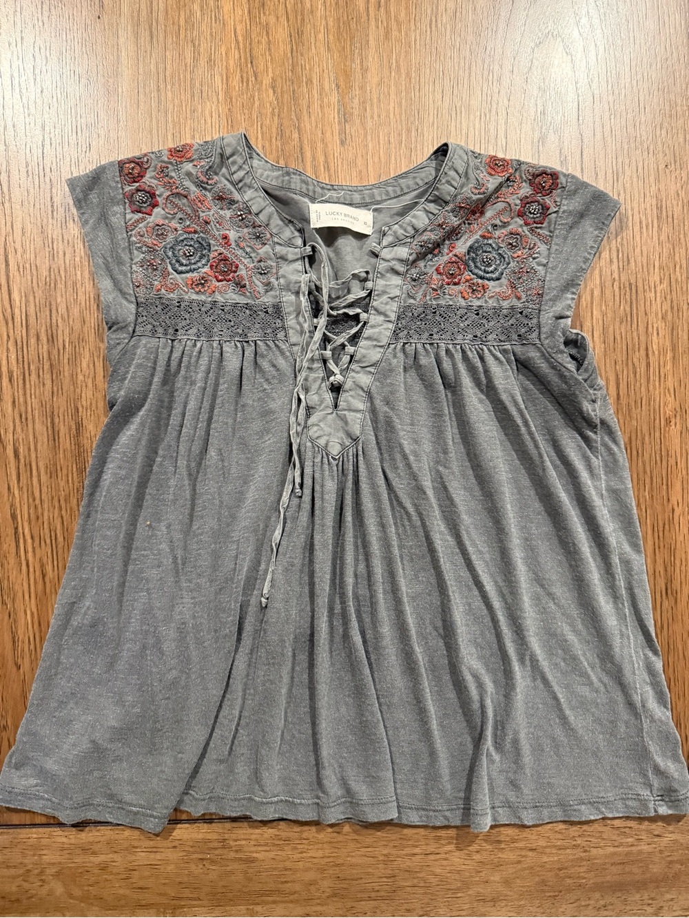 Lucky Brand Embroidered Lace-Up Boho Peasant Top in Charcoal Gray Size XS - Picture 2 of 7